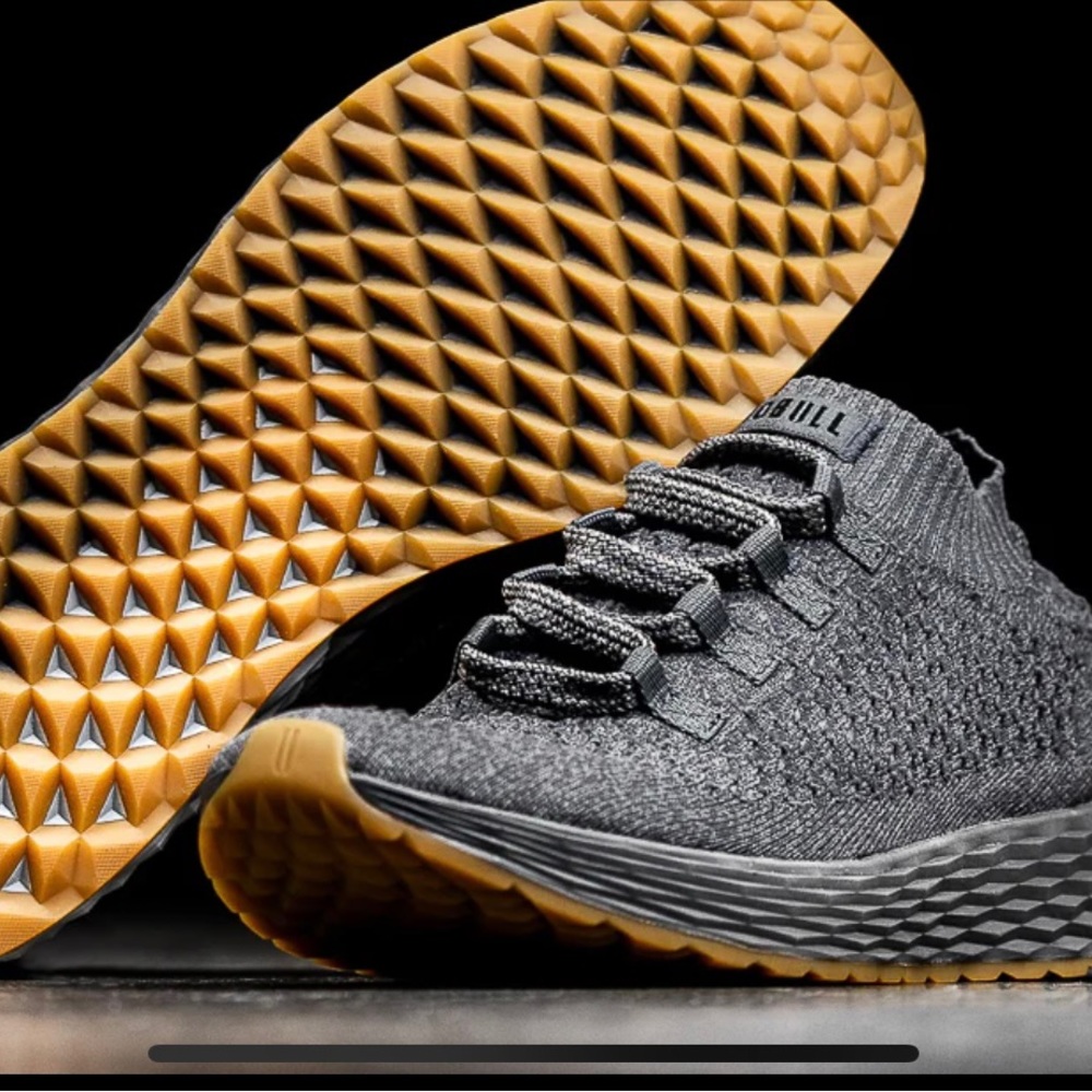 NOBULL DARK GREY KNIT RUNNER size 8